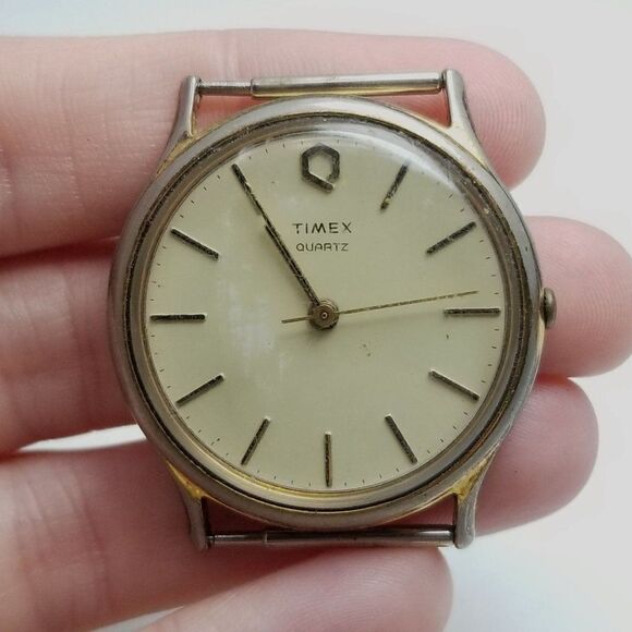 Vintage Timex Quartz Watch, Not Working, Sold As Is - Picture 5 of 5